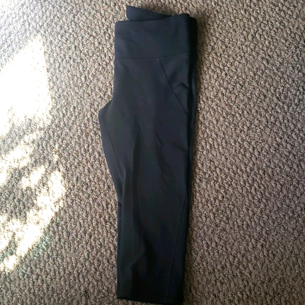 Memorial Day sale! Athleta capris running or yoga pants. LP size